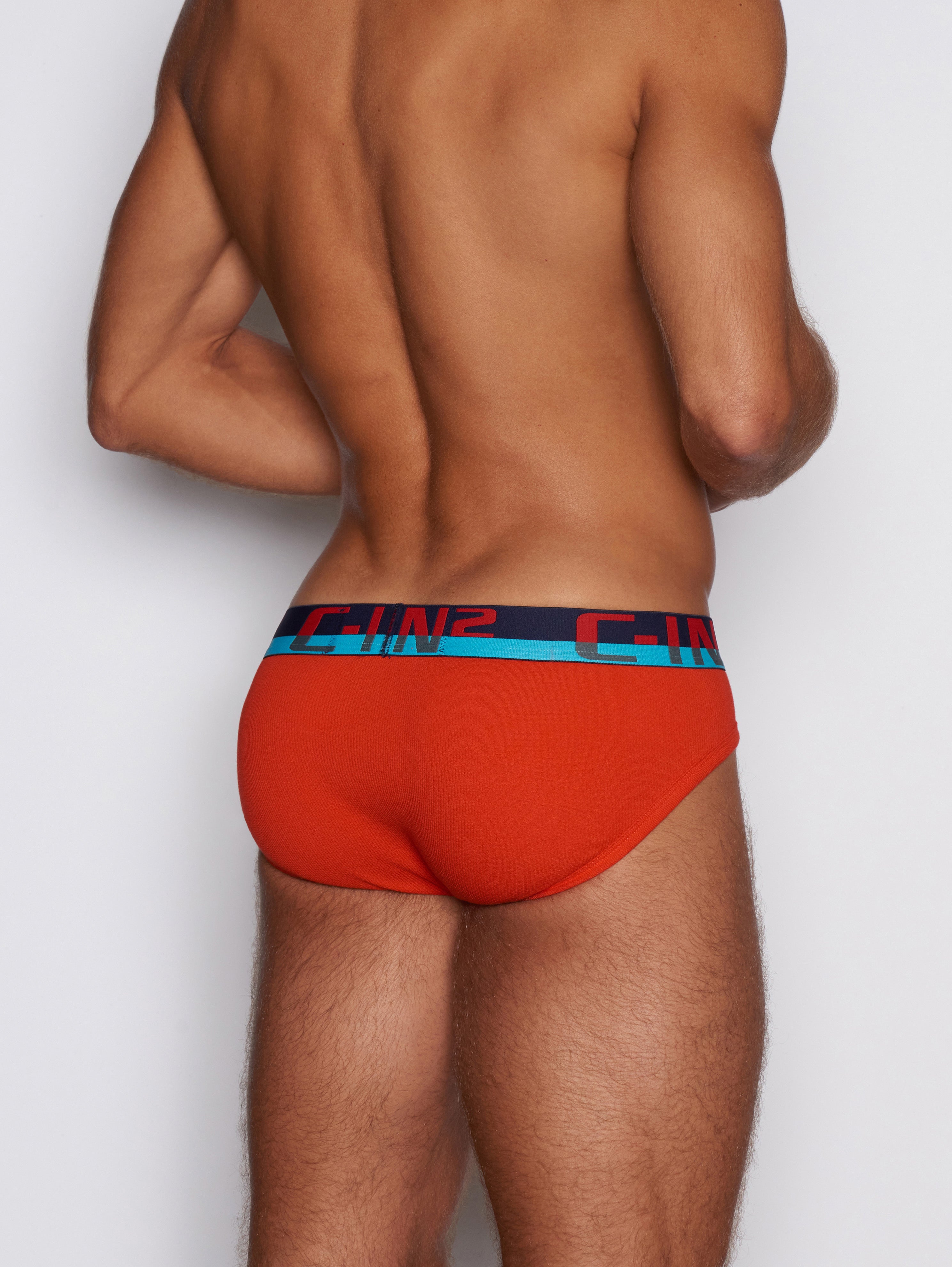 Slip C-IN2 C-THEORY color rojo, vista trasera